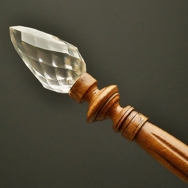 Navigating the Realm of Crystal Wand Magic: The Do's and Don'ts for Effective and Safe Use